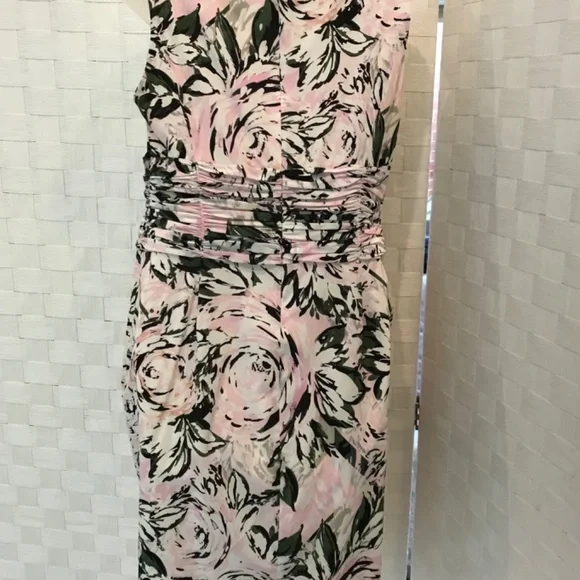 St. John Collection silk floral dress size 8 pink white green floral - Picture 5 of 8